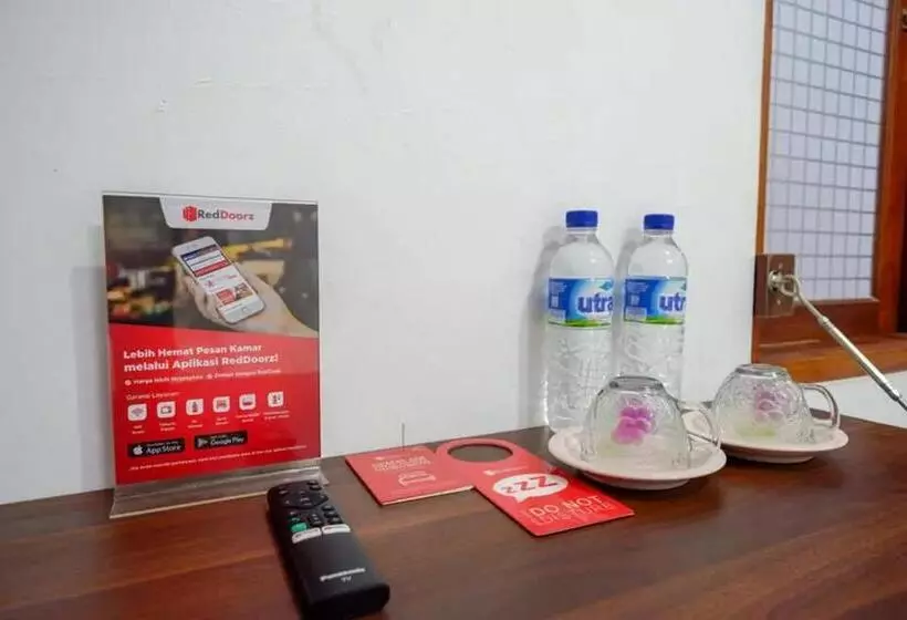 ホテル Reddoorz Near Stasiun Purwosari