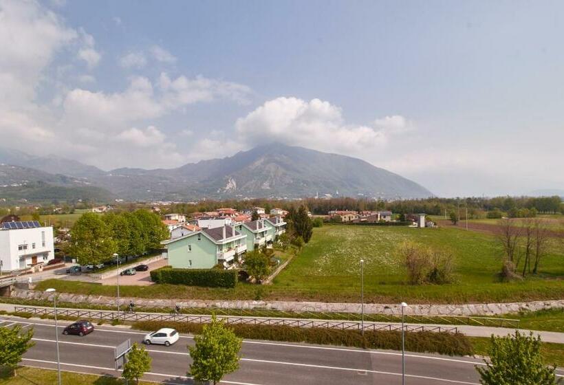 Piazza Lira Schio Residence