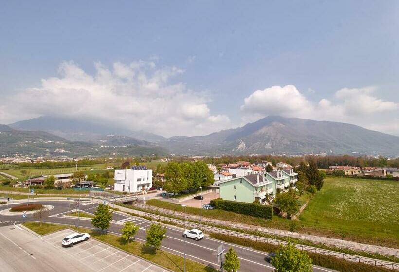 Piazza Lira Schio Residence