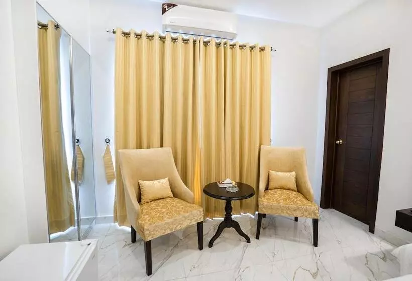 هتل One Mm Alam Road Lahore