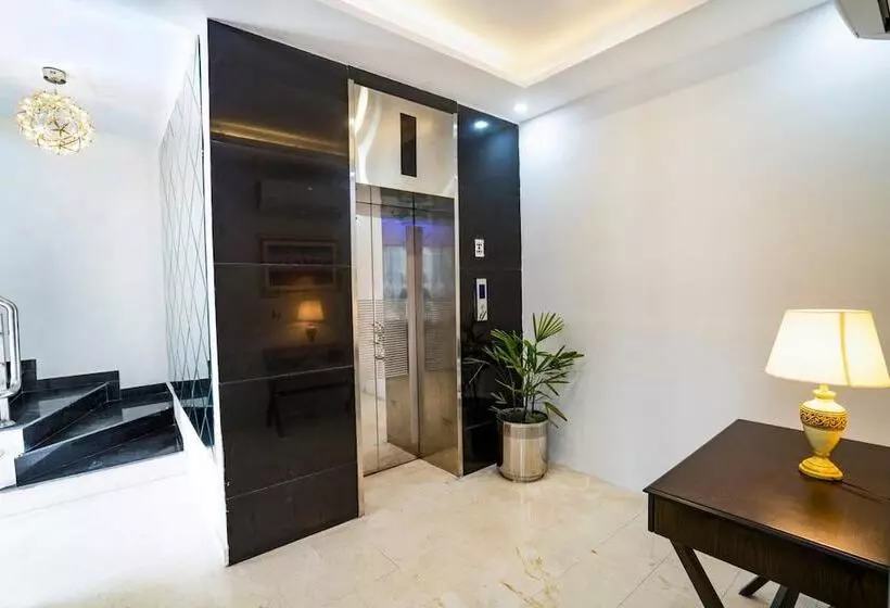 هتل One Mm Alam Road Lahore