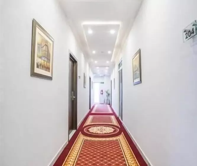 هتل One Mm Alam Road Lahore