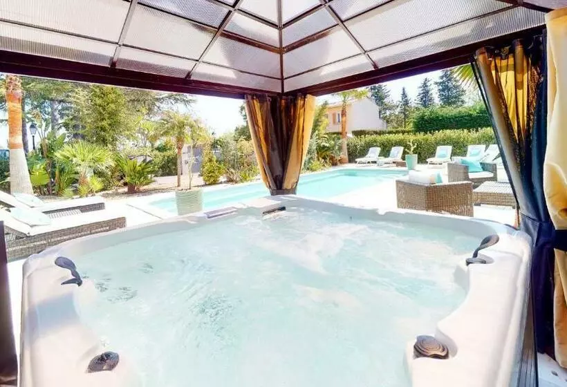 ペンション Villa 35 De Saint Aygulf