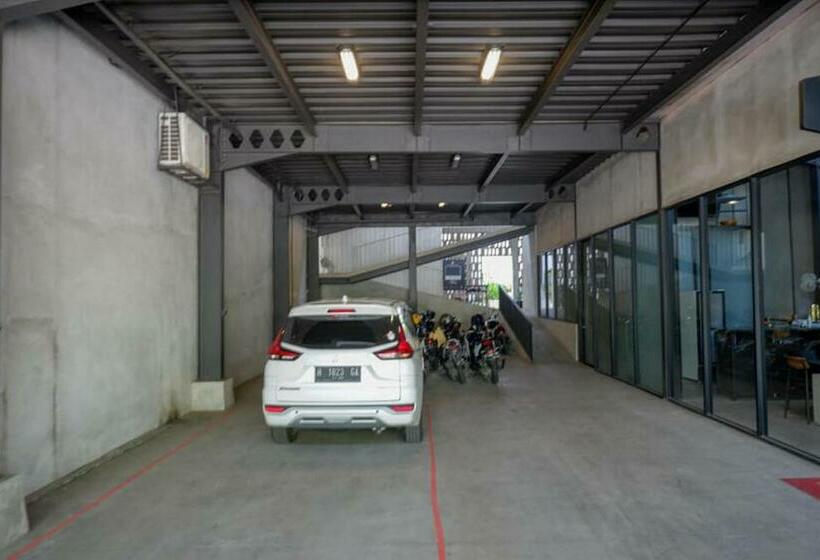 בית מלון כפרי Reddoorz Plus Near Kawasan Sam Poo Kong Semarang