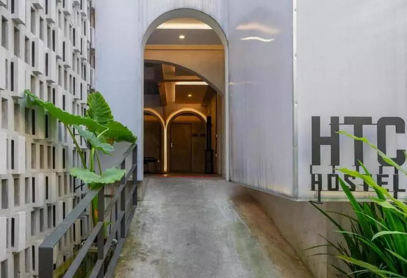 Hotelli Reddoorz Plus Near Kawasan Sam Poo Kong Semarang