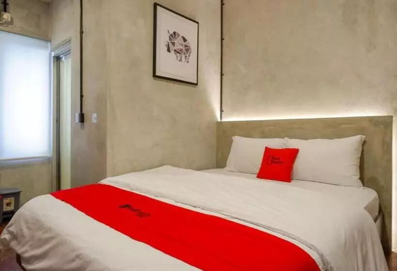 Hotelli Reddoorz Plus Near Kawasan Sam Poo Kong Semarang