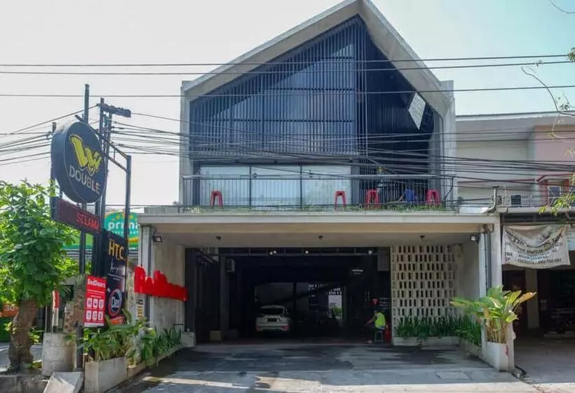 Hotelli Reddoorz Plus Near Kawasan Sam Poo Kong Semarang