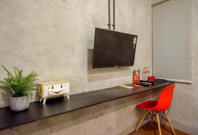 בית מלון כפרי Reddoorz Plus Near Kawasan Sam Poo Kong Semarang