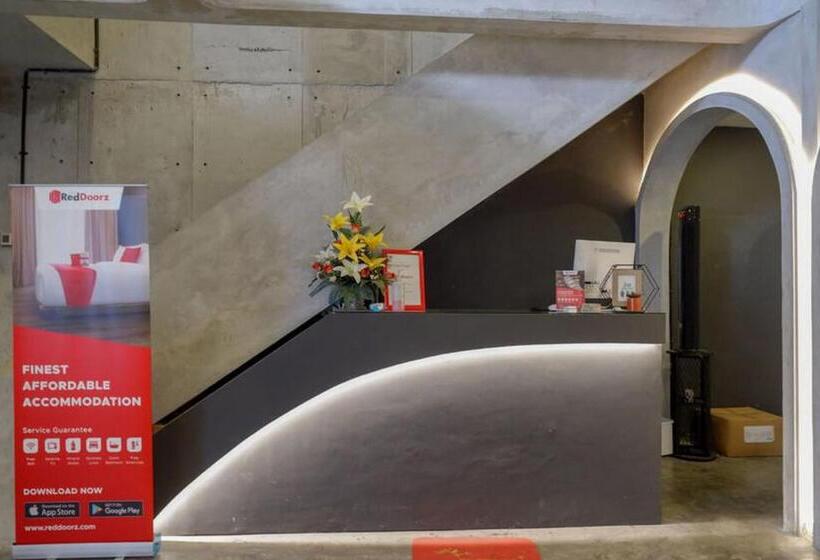 בית מלון כפרי Reddoorz Plus Near Kawasan Sam Poo Kong Semarang