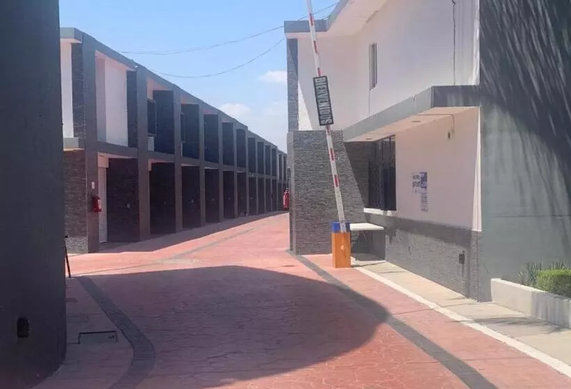 Motel Pedregal Suites