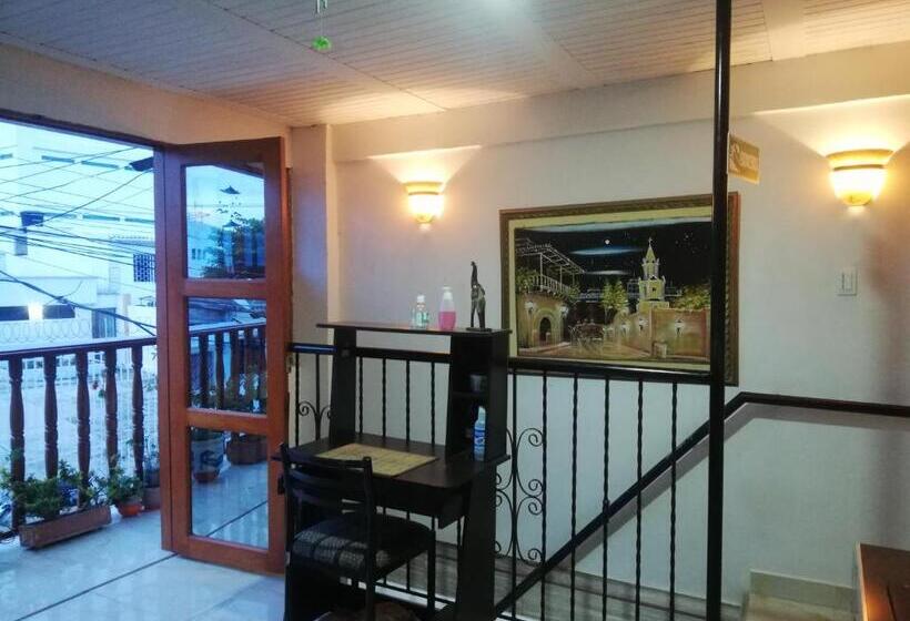 پانسیون Casa El Prado Hostal