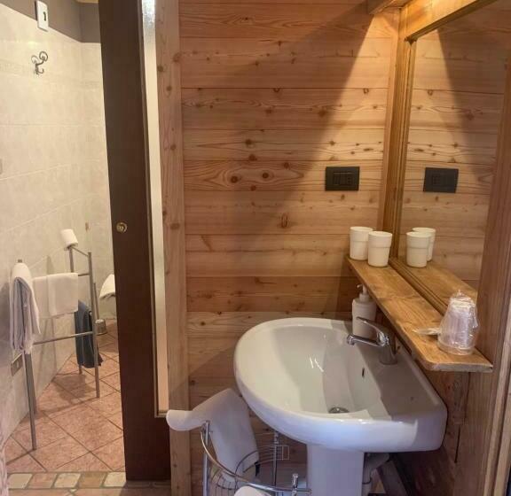 פנסיון L Alpina Affittacamere