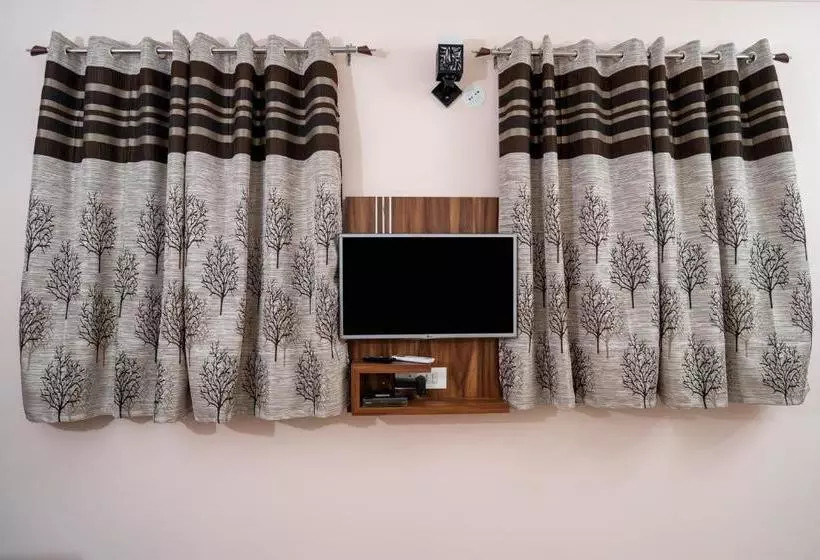 Pensió Shris Pride Inn