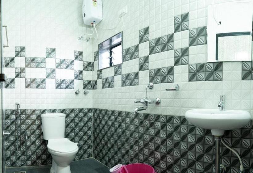 بنسيون Shris Pride Inn