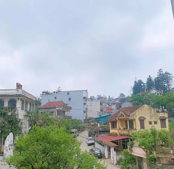 پانسیون The 1996 House