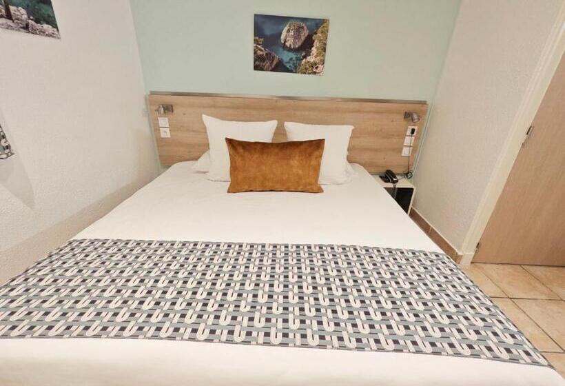 هتل Des Calanques