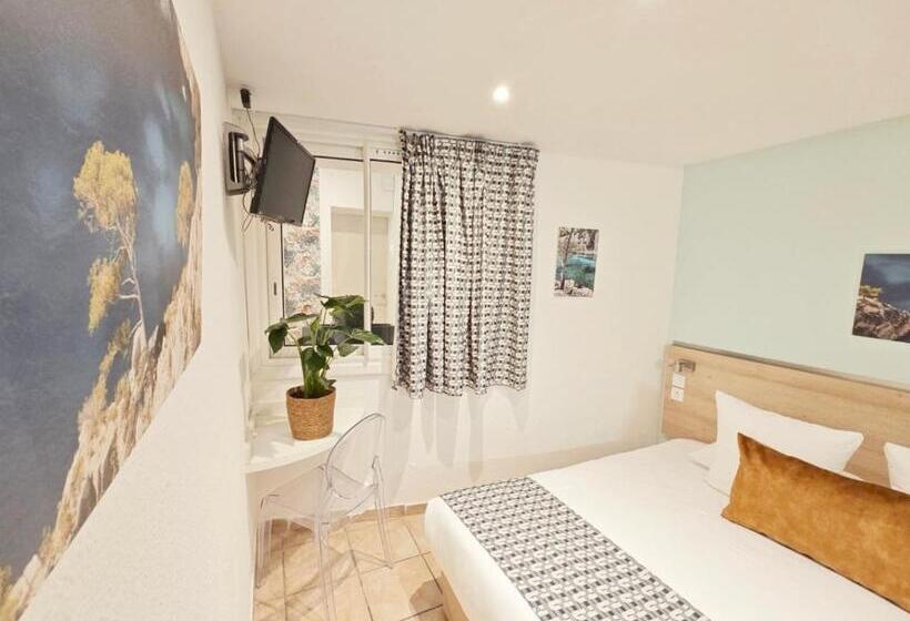 هتل Des Calanques