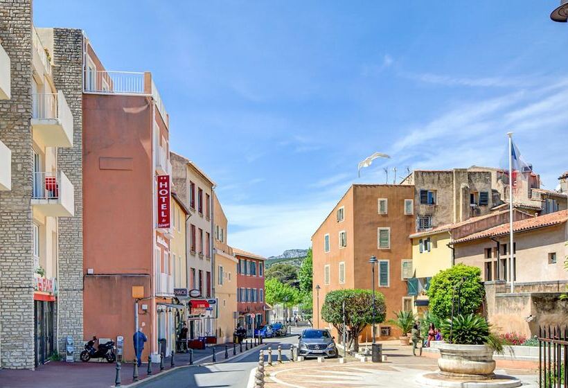 هتل Des Calanques