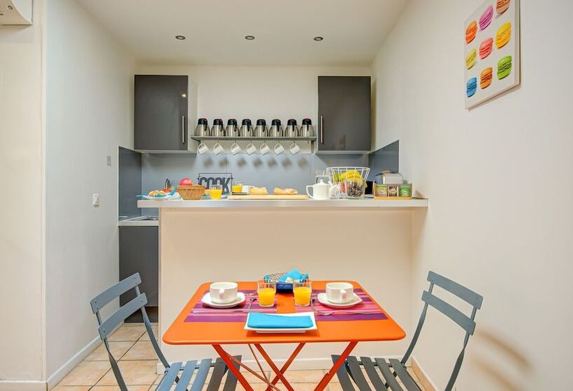 هتل Des Calanques