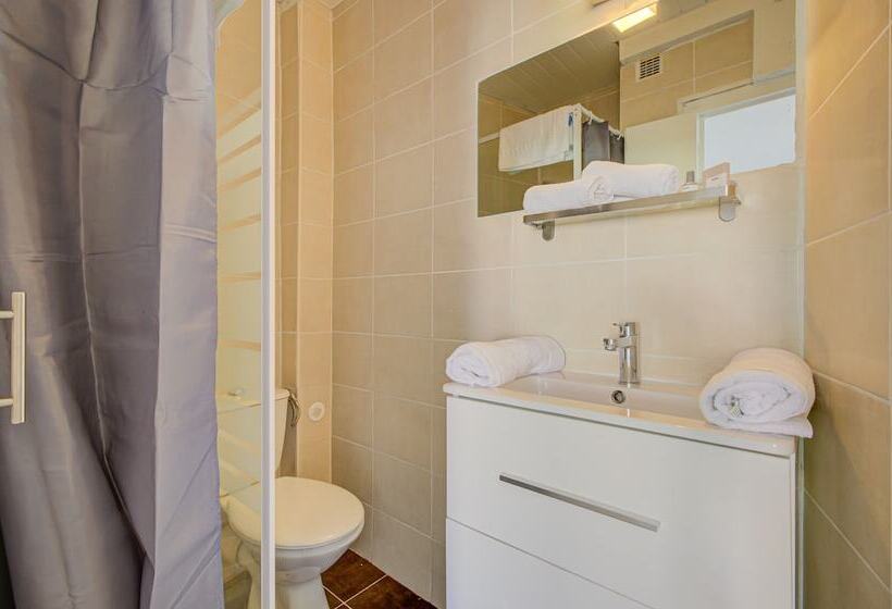 هتل Des Calanques