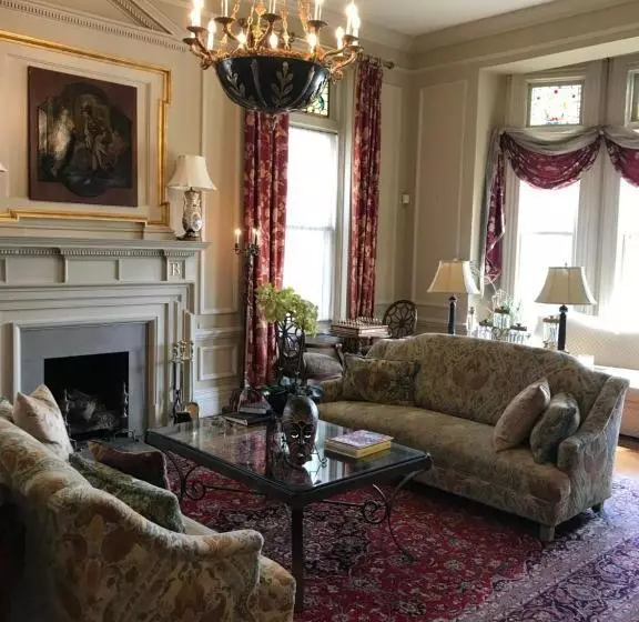 Aamiaismajoitus (B&B) Burke Mansion