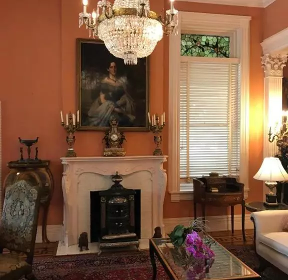 Aamiaismajoitus (B&B) Burke Mansion