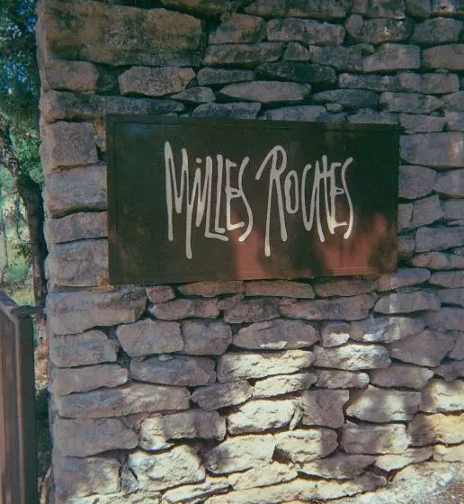 تختخواب و صبحانه Les Milles Roches