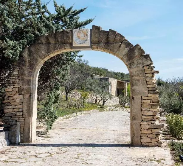 تختخواب و صبحانه Les Milles Roches