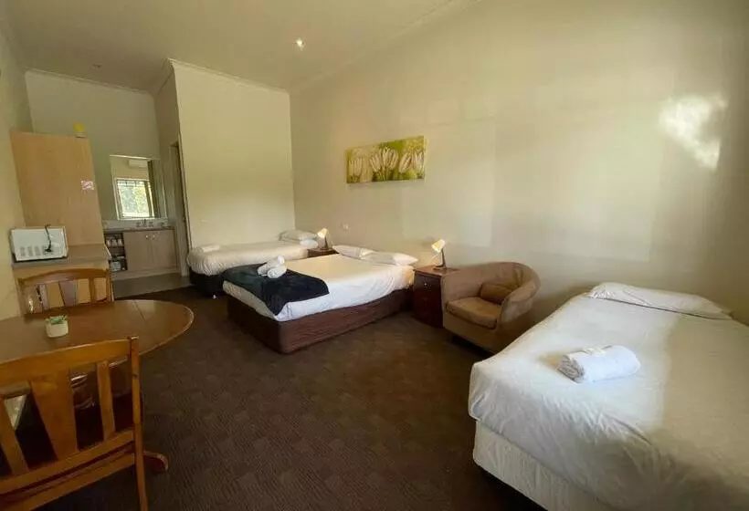 Falcon Hotel Motel