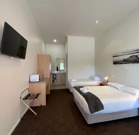 Falcon Hotel Motel