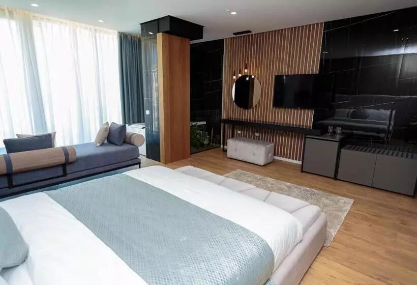 Ames Hotel & Spa