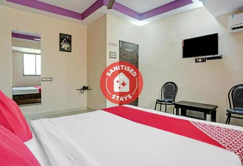 ホテル Oyo 79851  Sai Nitya Residency