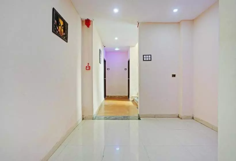 ホテル Oyo 79851  Sai Nitya Residency