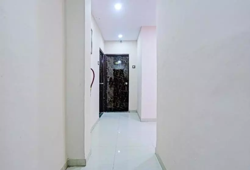 ホテル Oyo 79851  Sai Nitya Residency