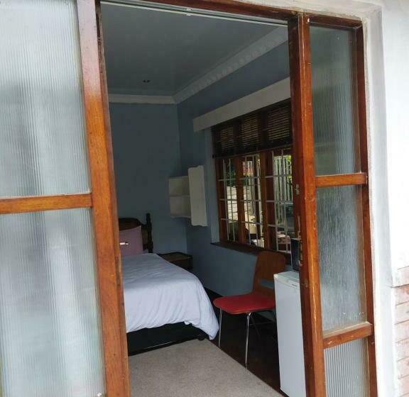 פנסיון Luvuyos Guest House Pmb