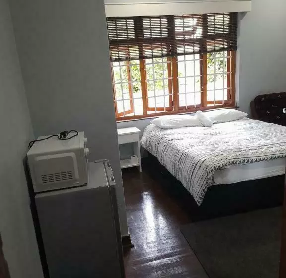 Majatalo Luvuyos Guest House Pmb