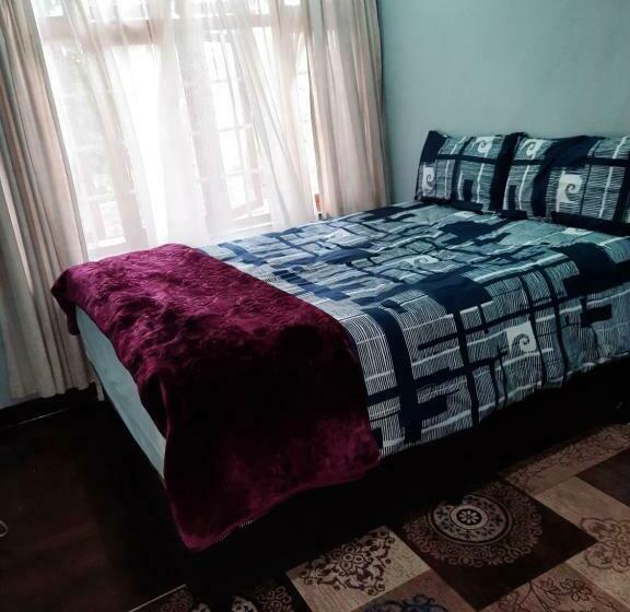 פנסיון Luvuyos Guest House Pmb