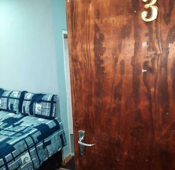 פנסיון Luvuyos Guest House Pmb