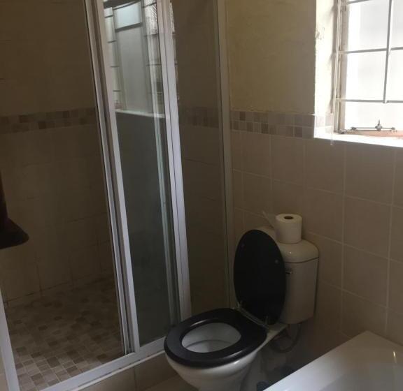 פנסיון Luvuyos Guest House Pmb