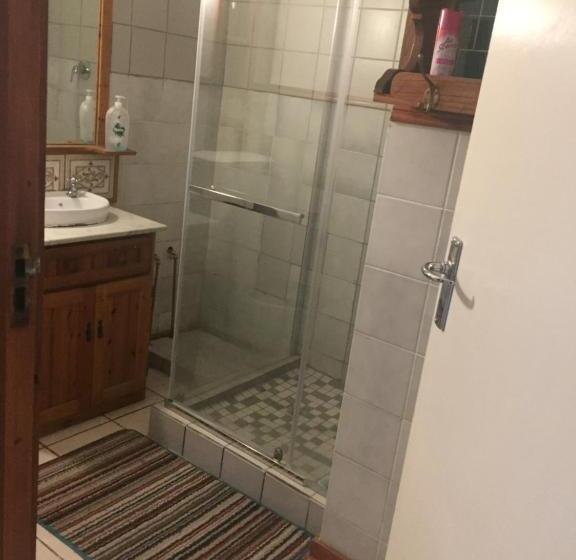 פנסיון Luvuyos Guest House Pmb