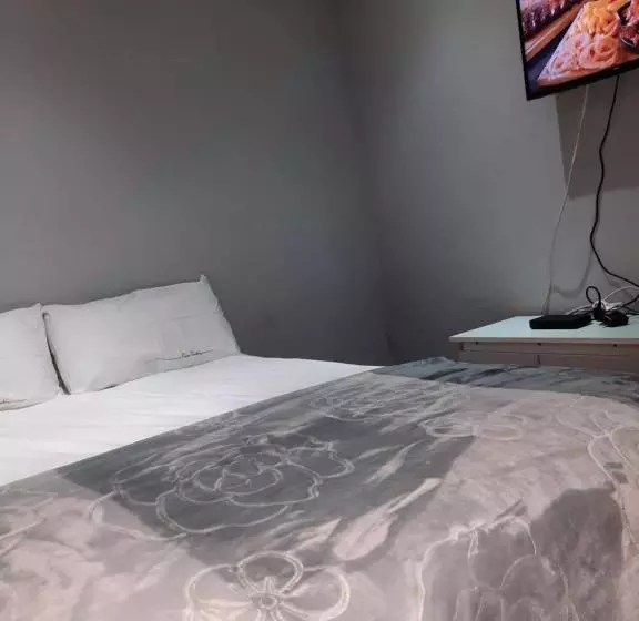 Majatalo Luvuyos Guest House Pmb