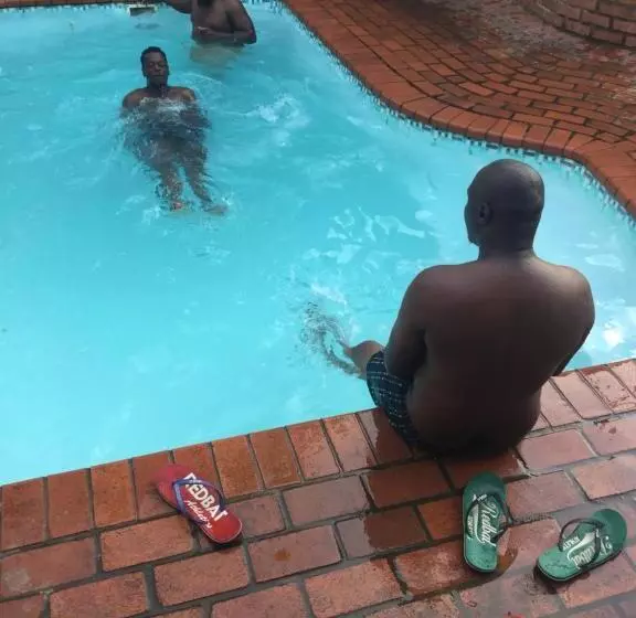 Majatalo Luvuyos Guest House Pmb