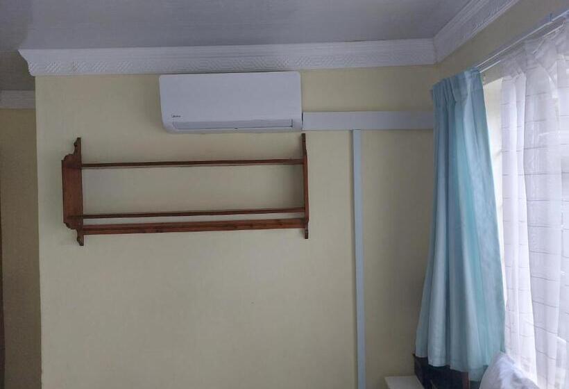 פנסיון Luvuyos Guest House Pmb