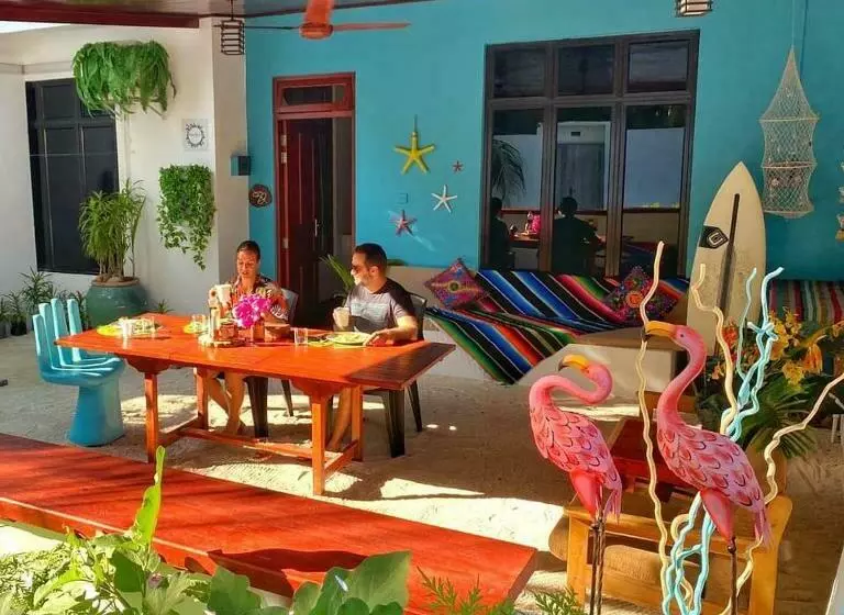 پانسیون Ocean Breeze Maldives