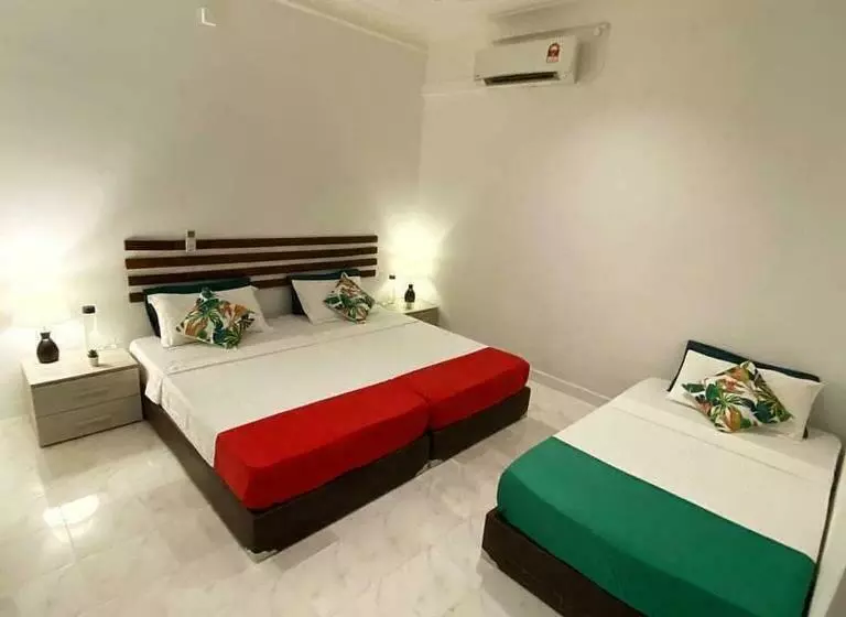 پانسیون Ocean Breeze Maldives