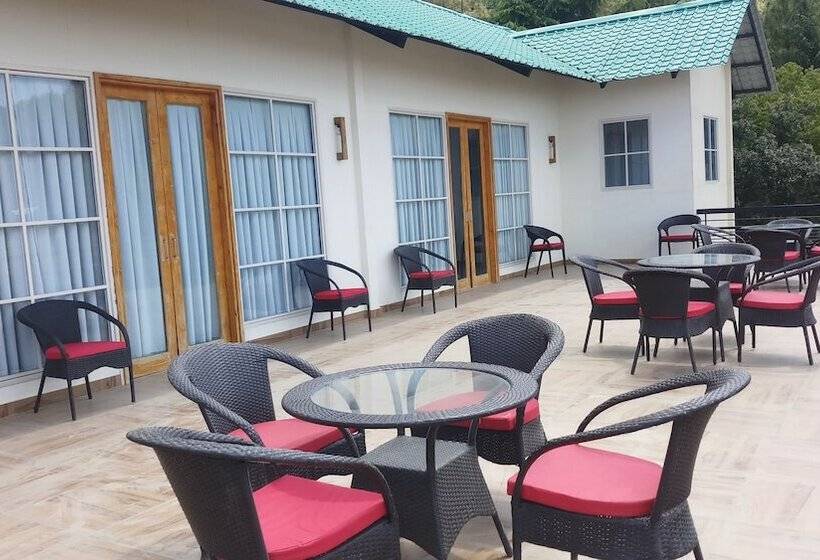 אתר נופש Clarks Exotica Rajgarh