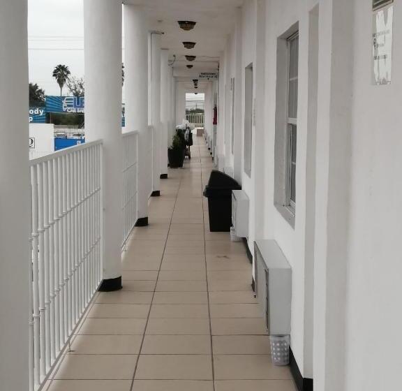 ホテル Express Inn