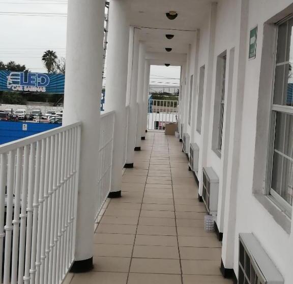 ホテル Express Inn