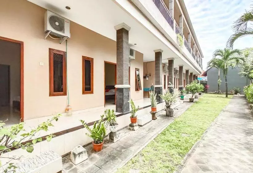 ホテル Koolkost Near Benoa Square