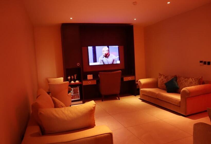 هتل Monty Suites Calabar